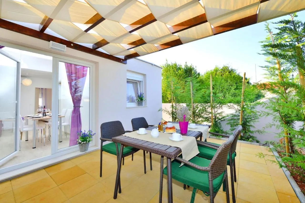 Apartments Dalmatia In Preko, Island Ugljan, With Swimmingpool 0*, Preko