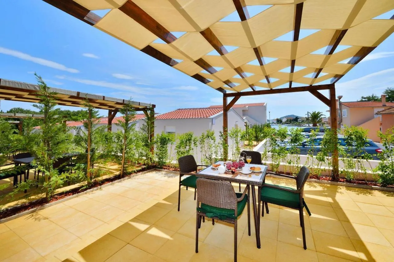 Apartments Dalmatia In Preko, Island Ugljan, With Swimmingpool 0*, Preko Croácia
