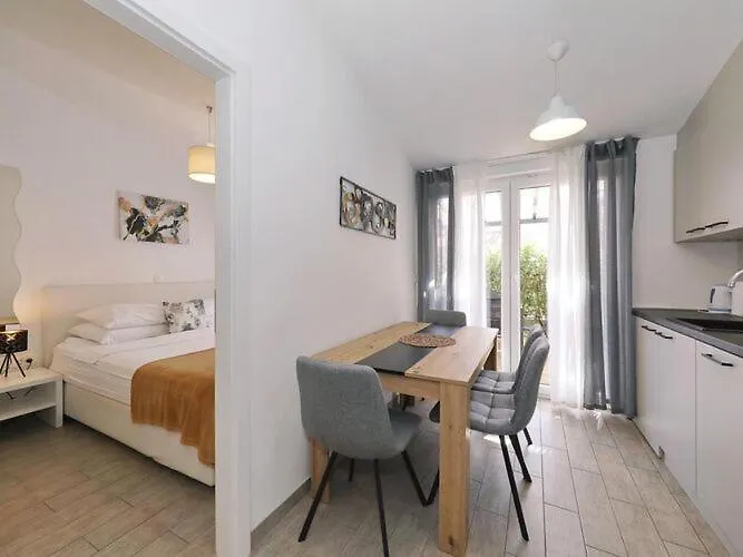 Apartments Dalmatia In Preko, Island Ugljan, With Swimmingpool