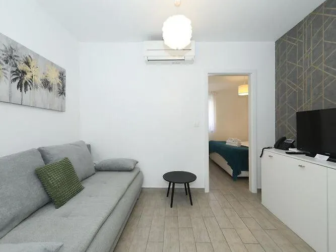 Apartments Dalmatia In Preko, Island Ugljan, With Swimmingpool